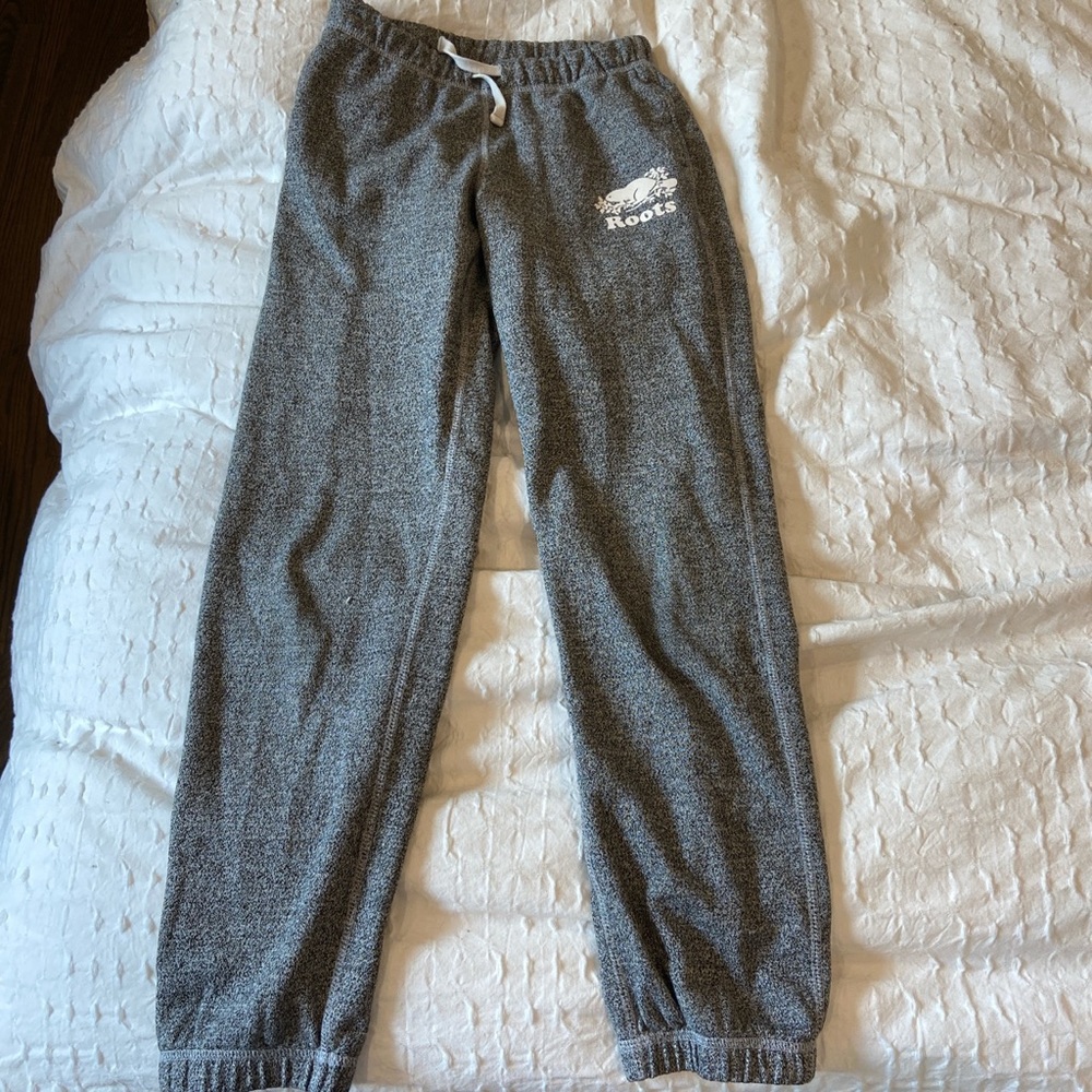 roots kids grey sweatpants with roots on the bum